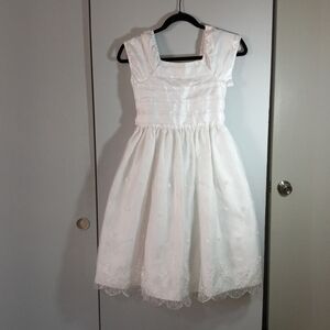 The Place White Formal Flower Girl Wedding Dress Or First Communion Size 8
